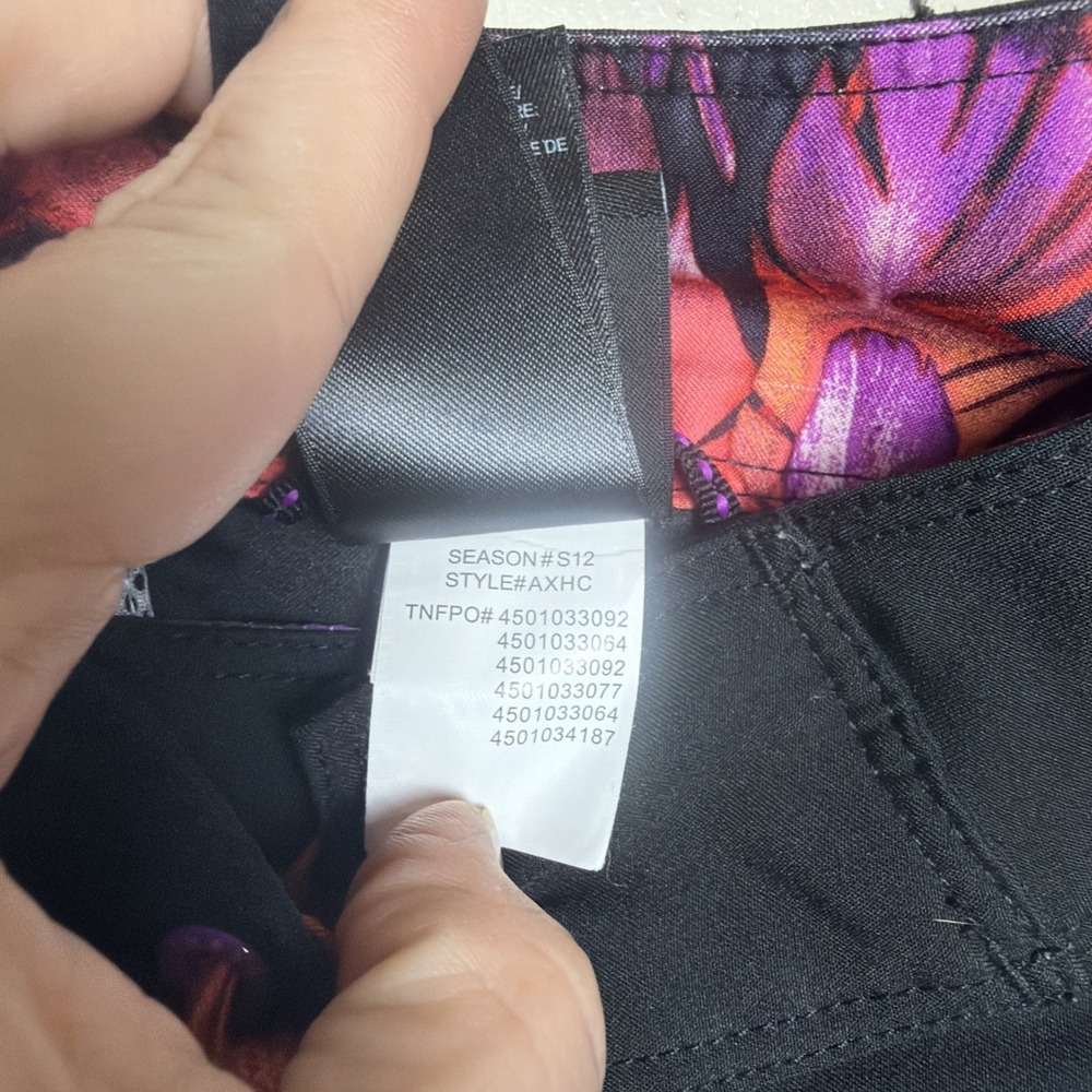The North Face Women's Solid Swim Shorts Size 6 Black/Orange Drawstring Mesh - Picture 3 of 5